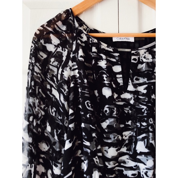 Calvin Klein black white pattern print top - Picture 3 of 5